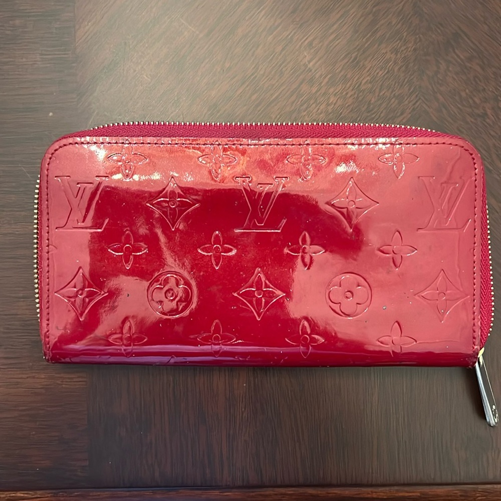 Red Vernis Zip Louis Vuitton Wallet